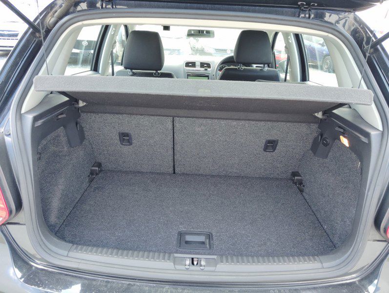 2011 Volkswagen Polo — photo 8
