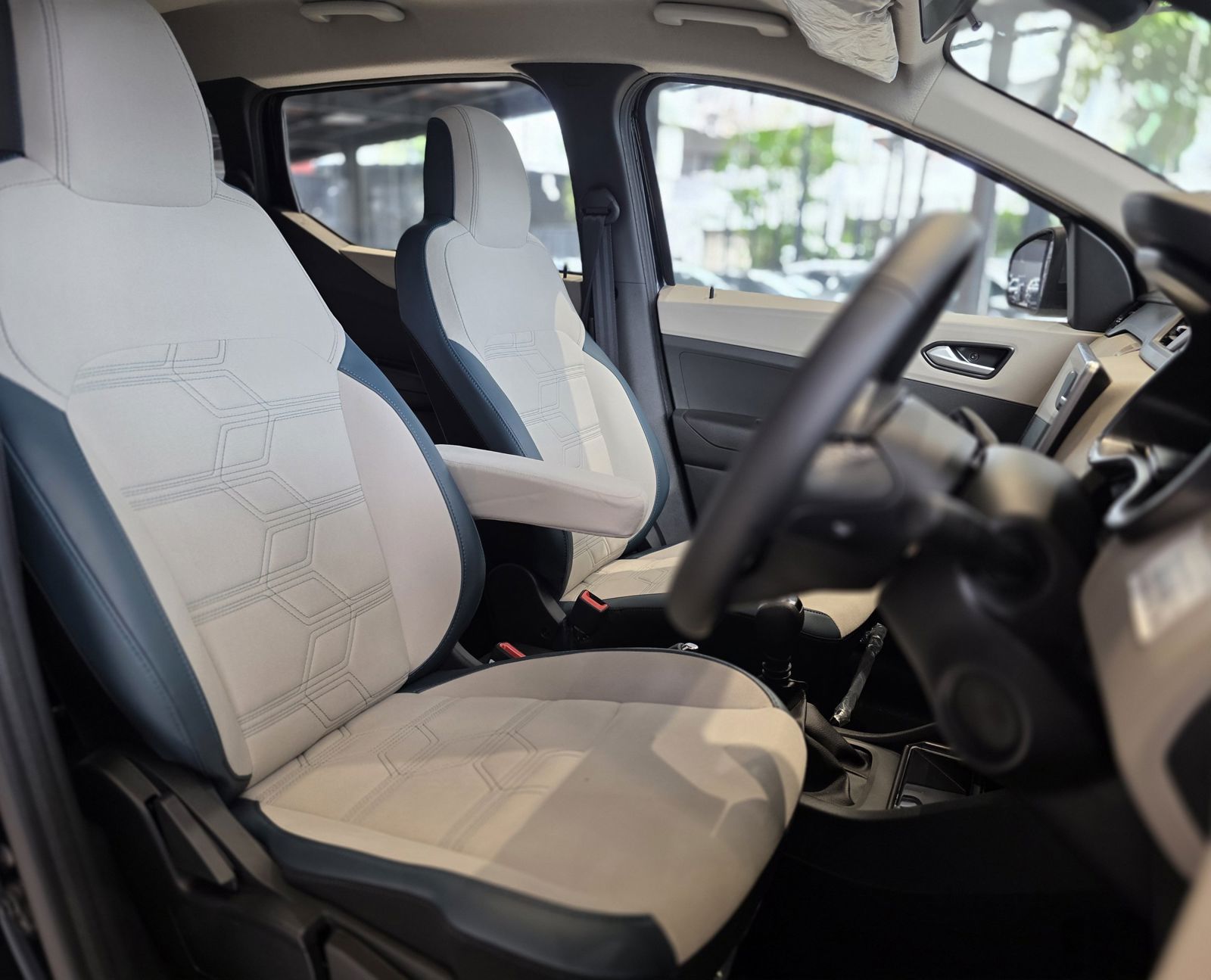 2026 Nissan Gravite Tekna Plus — photo 5