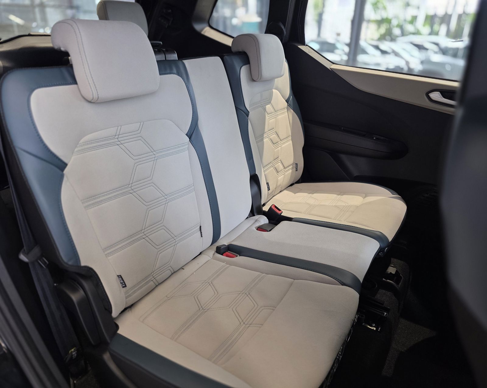 2026 Nissan Gravite Tekna Plus — photo 6