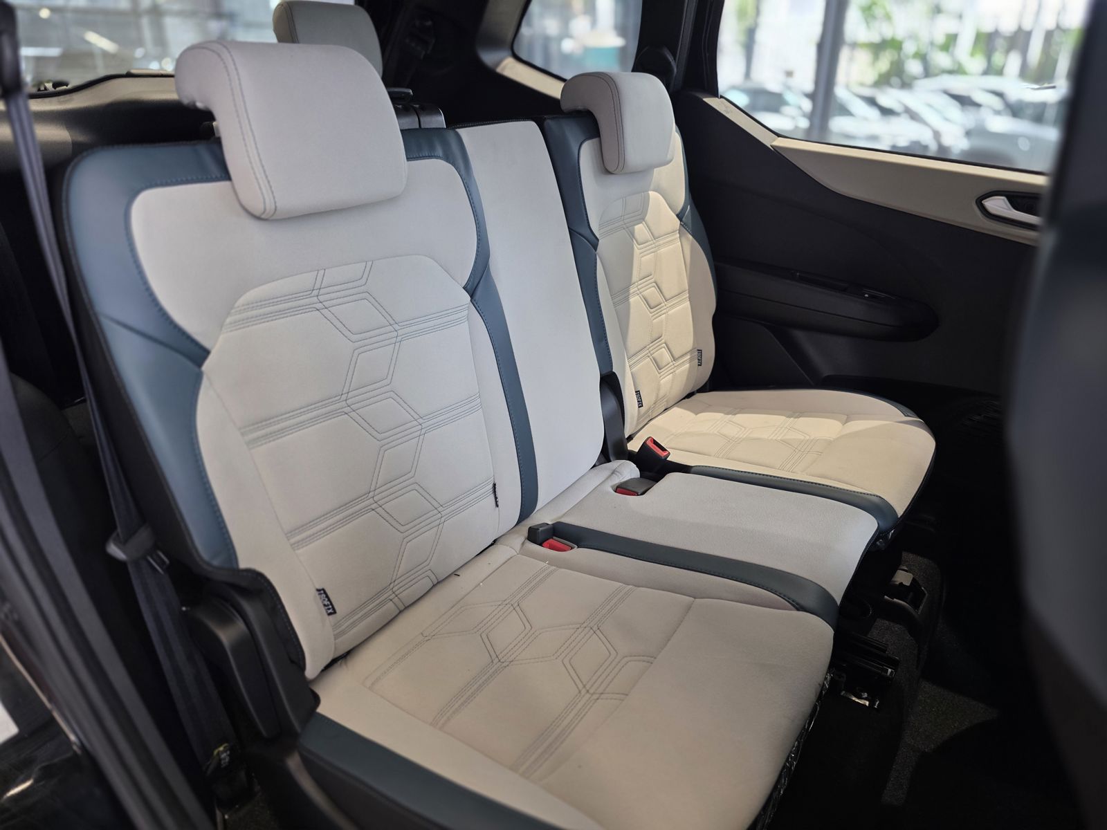 2026 Nissan Gravite Tekna Plus — photo 9