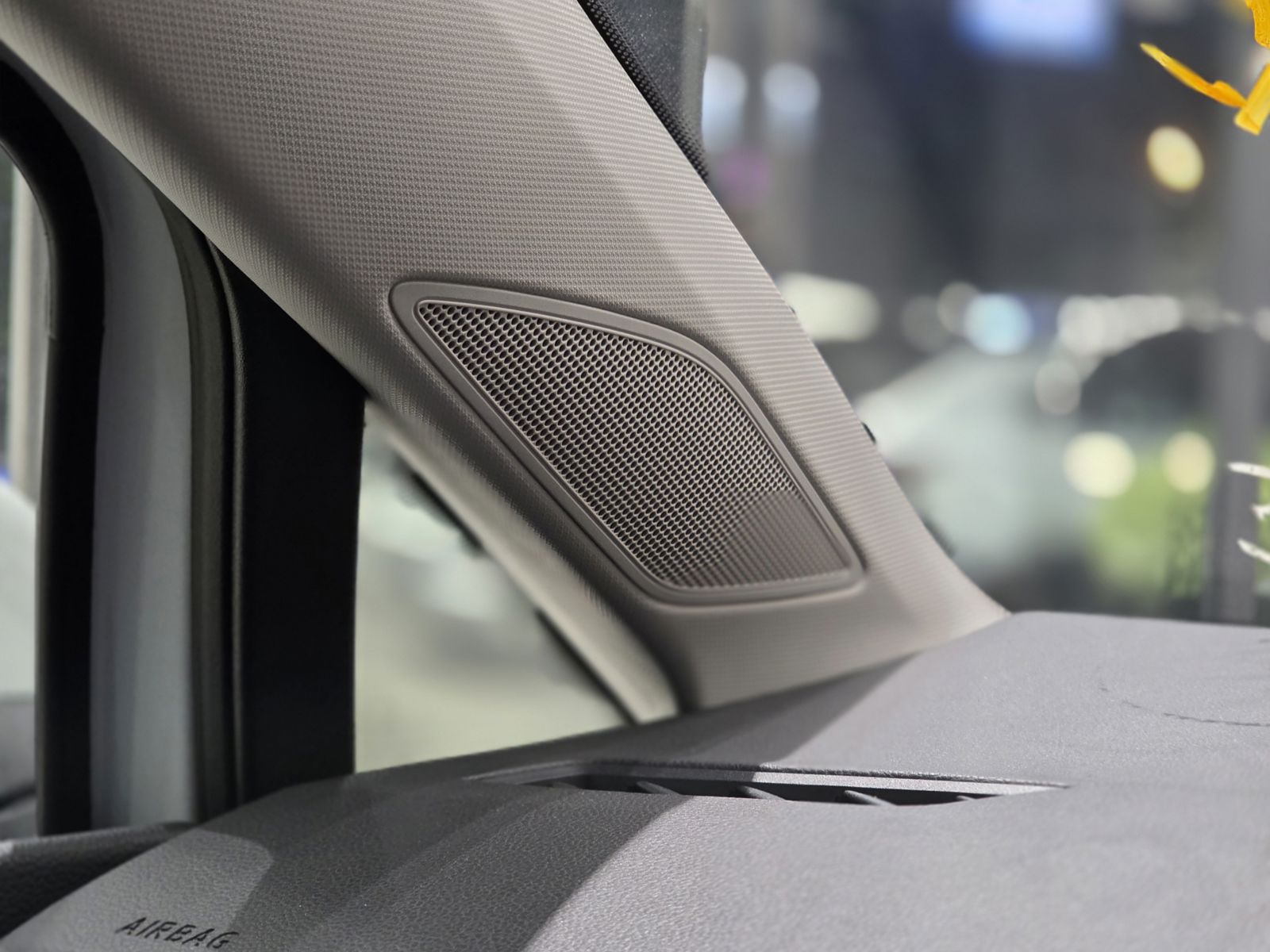 2023 Volkswagen Golf — photo 10