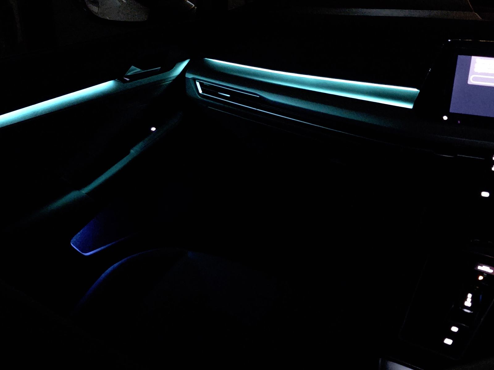 2023 Volkswagen Golf — photo 16
